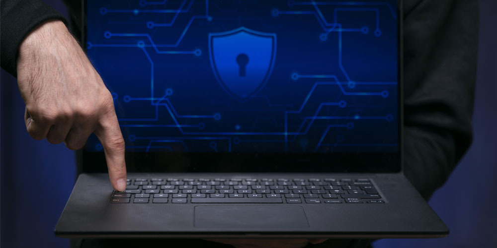Security analysts comparing Microsoft Sentinel and third-party SIEM platforms in an Indian security operations centre